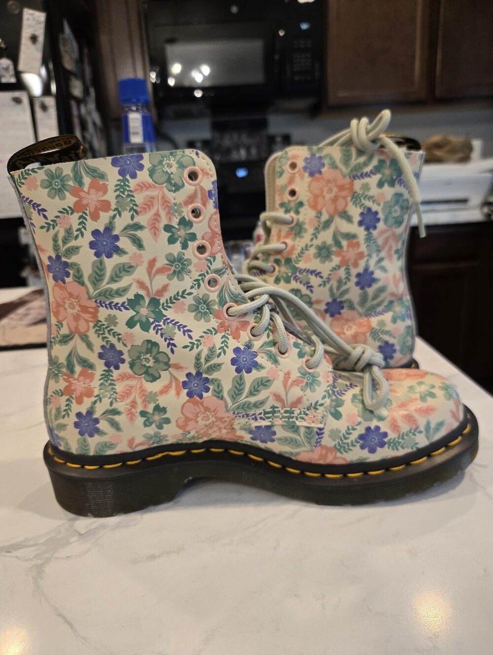 NEW! Dr Martens CLOUD CREAM Floral Pastel GENIX NAPPA Boots. Size 8 MAKE OFFER!! - Picture 7 of 12